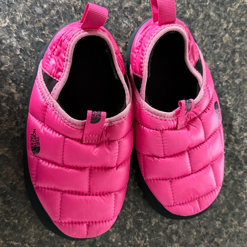 The North Face Thermoball Youth Size 13 Pink Traction Mule Winter Slippers.
